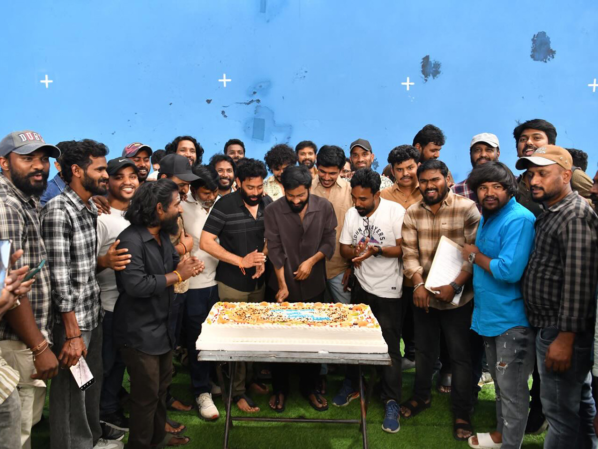 Director Buchi Babu Sana Birthday Celebrations in Peddi Movie Set10