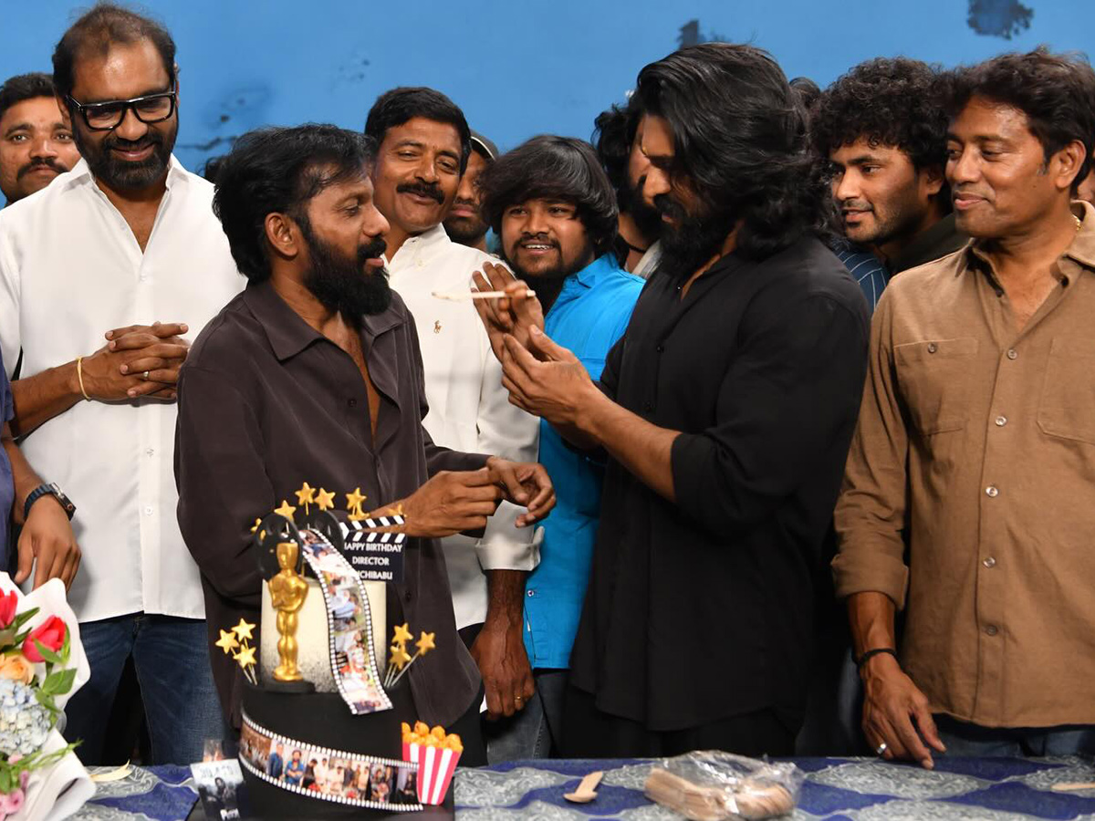 Director Buchi Babu Sana Birthday Celebrations in Peddi Movie Set12