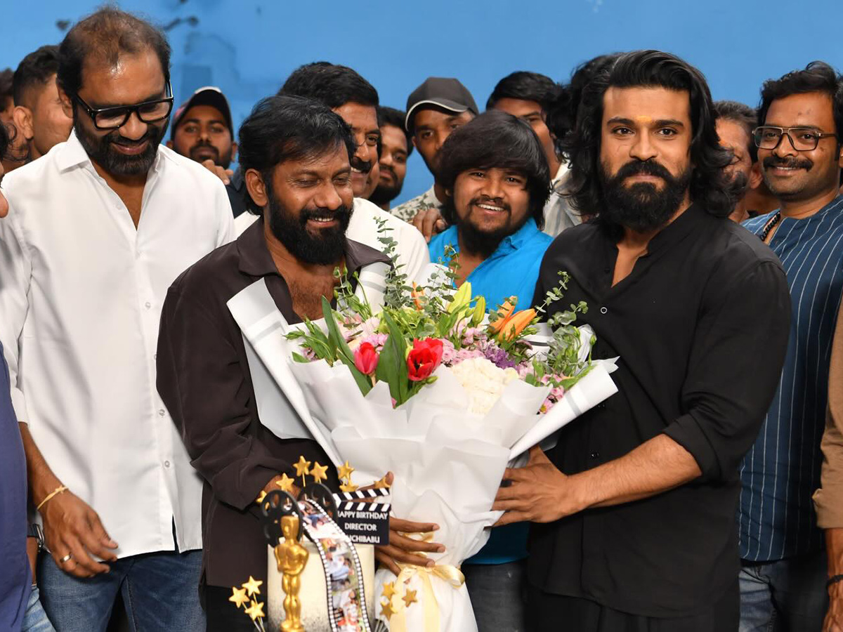 Director Buchi Babu Sana Birthday Celebrations in Peddi Movie Set4