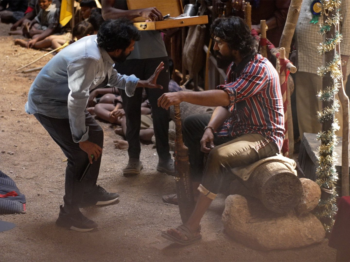 Director Buchi Babu Sana Birthday Celebrations in Peddi Movie Set15