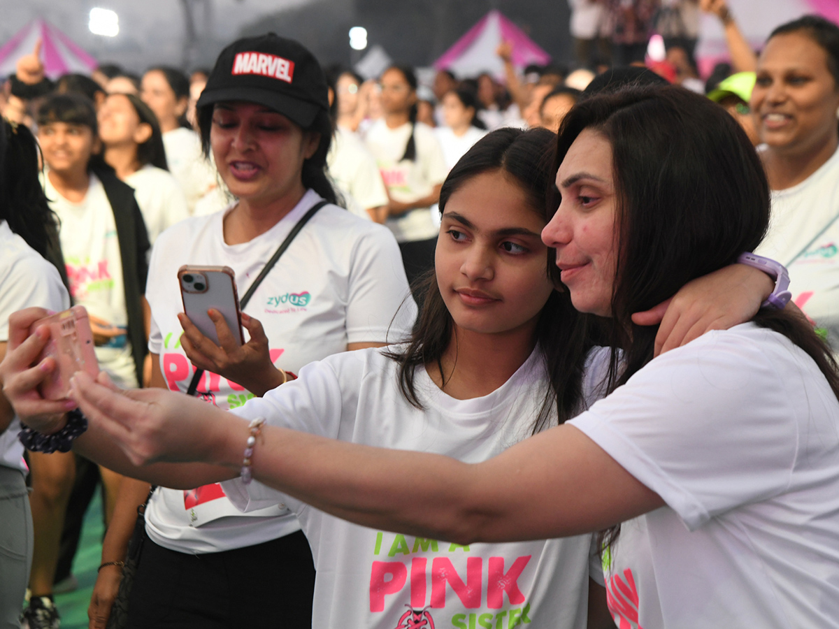 Women Pinkathon Run in full swing on Necklace Road27