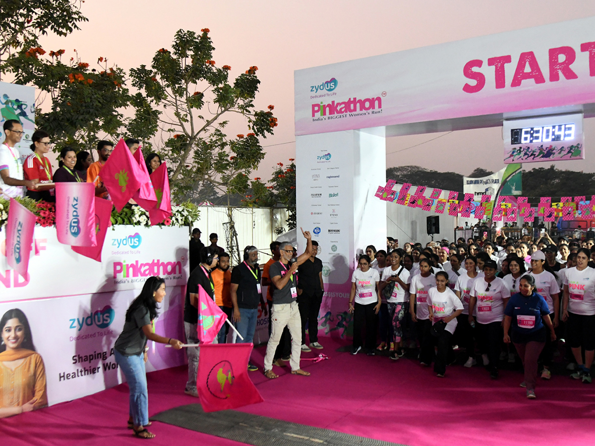 Women Pinkathon Run in full swing on Necklace Road7