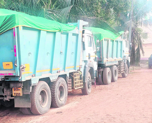 అంతర్రాష్ట్ర ఇసుకాసురులు..1