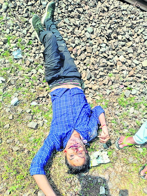 రైలు ఢీకొని వ్యక్తి మృతి 1