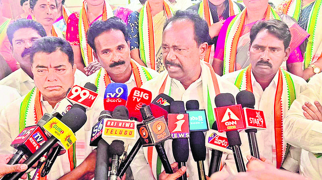 విధేయులకే పట్టం3