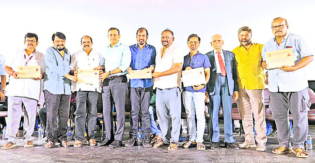 సినీ దర్శకుల సంఘం కొత్త సభ్యుల ప్రమాణ స్వీకారం 1