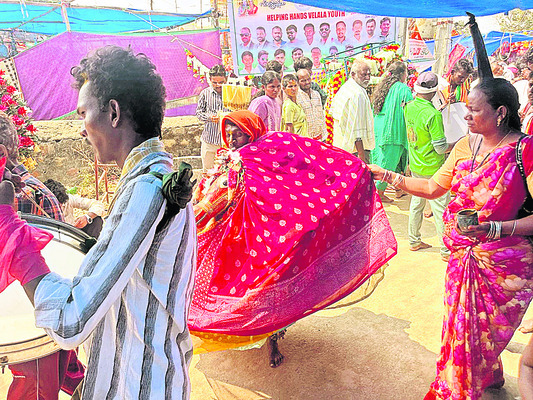 దారులన్నీ వేలాల వైపే..2