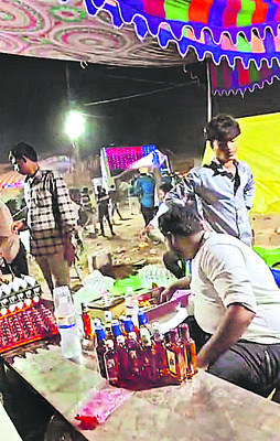 తిరునాళ్లలో ఏరులై పారిన మద్యం 1