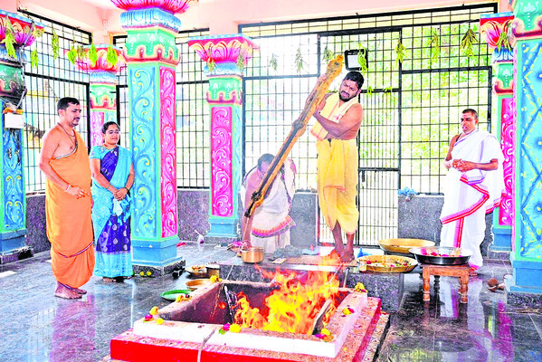 అంగరంగ వైభవోపేతంగా..2