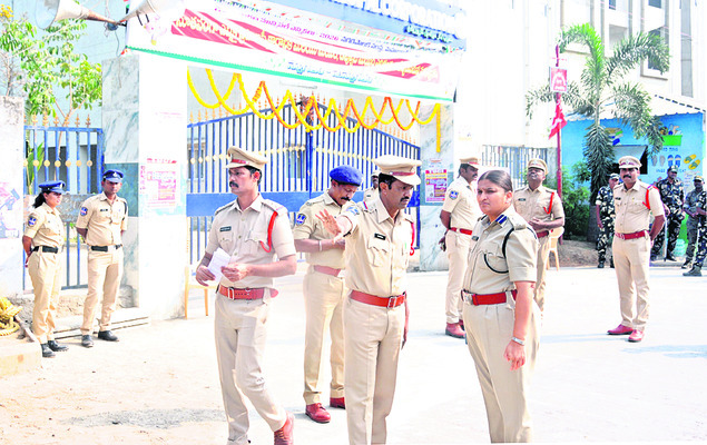 కార్పొరేటర్ల ప్రమాణస్వీకరానికి భారీ భద్రత 
1