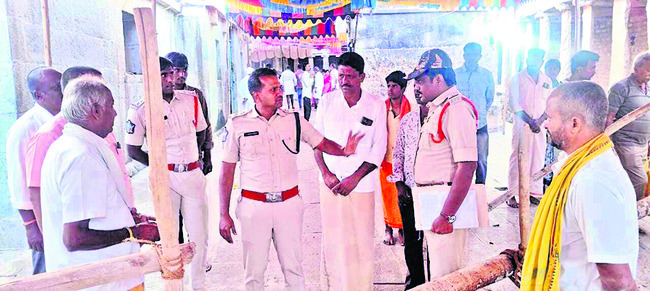 కోర్టు ఉద్యోగాలకు  19న ఎంపిక పరీక్షలు 1