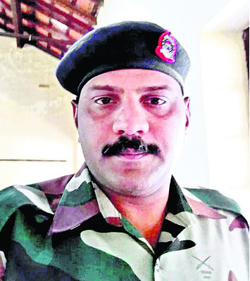 మోసం చేశాడని యువతి ఆందోళన3