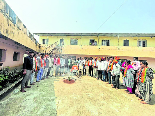 కాళేశ్వరంలో  పారిశుద్ధ్య సేవలు
2