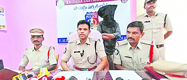 మాజీ ఎమ్మెల్సీ ఐలాపురం వెంకయ్యకు కడపటి వీడ్కోలు  
1