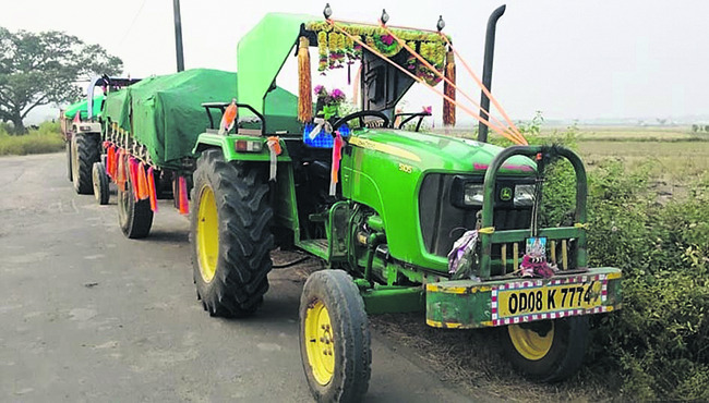 ఒడిశాకు ఇసుక.. ఆగడం లేదుగా.. 1