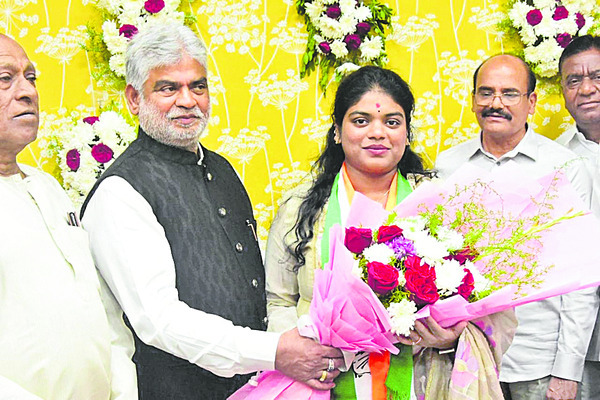 ‘పుర’ సంబురం 
2