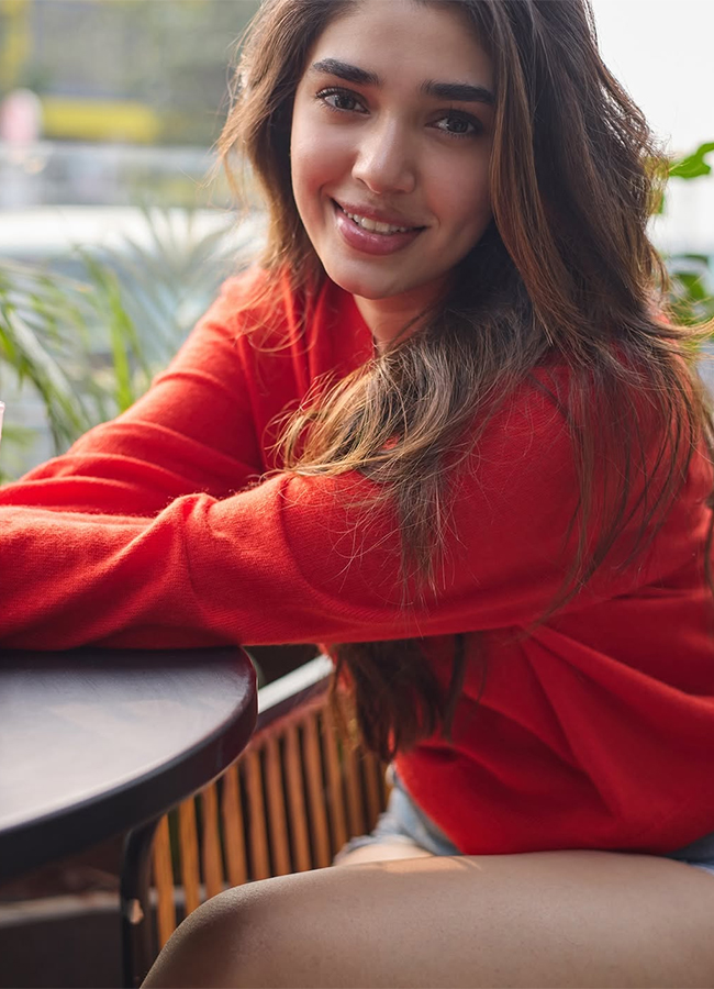 Actress Krithi Shetty Valentines Day HD Viral Photos12