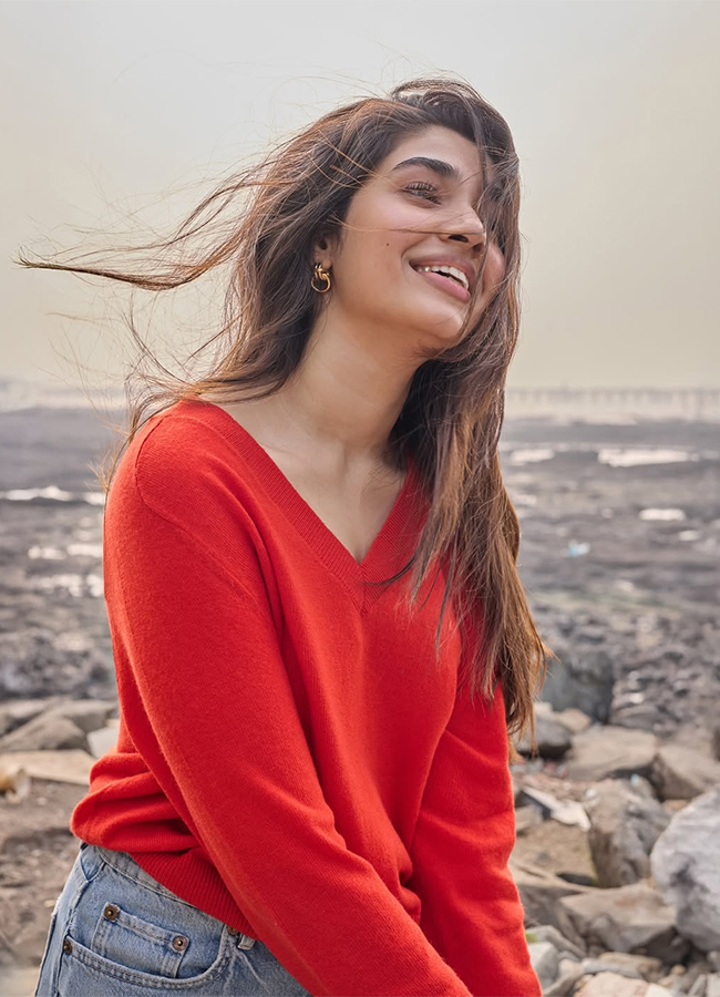 Actress Krithi Shetty Valentines Day HD Viral Photos2