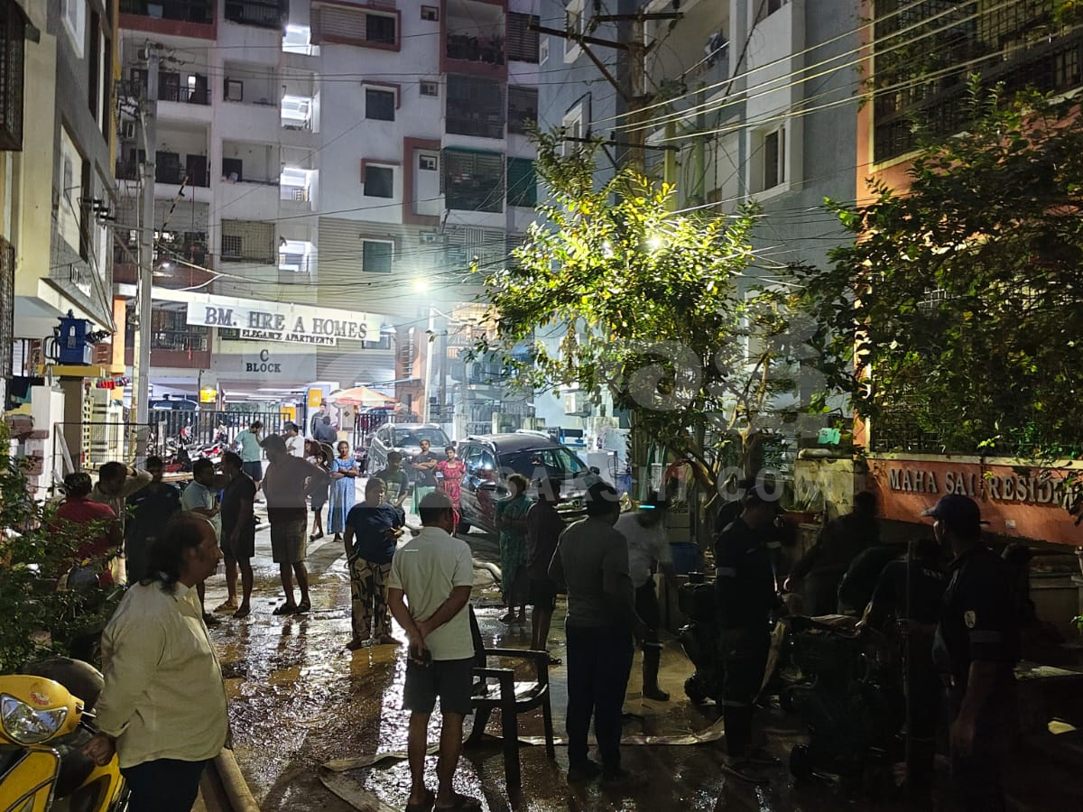 Floods inundate colonies in Manikonda11