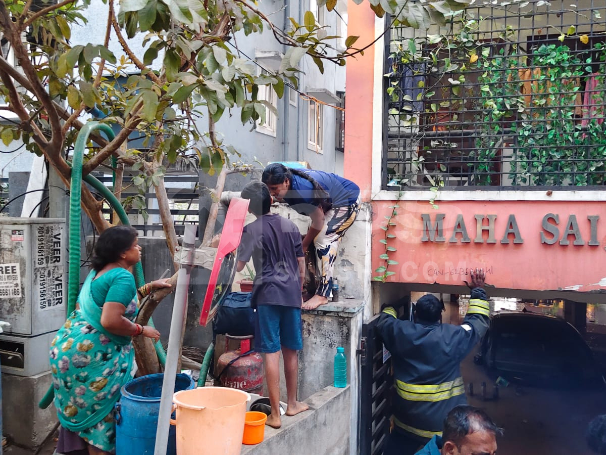 Floods inundate colonies in Manikonda4