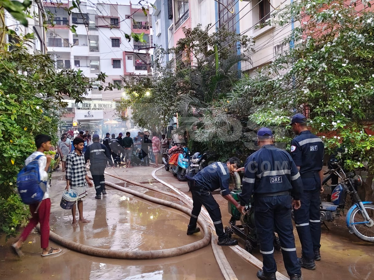 Floods inundate colonies in Manikonda7