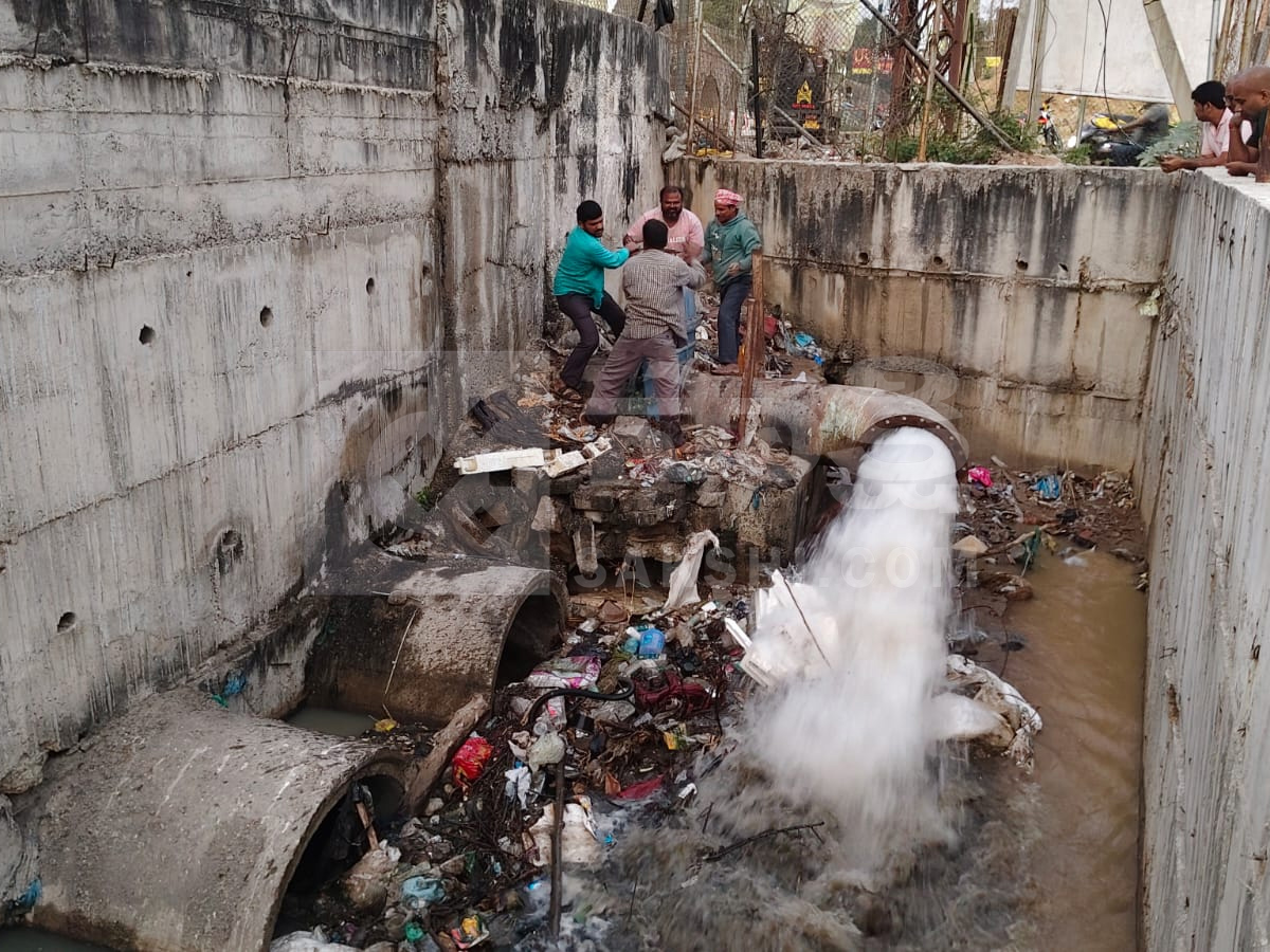Floods inundate colonies in Manikonda8