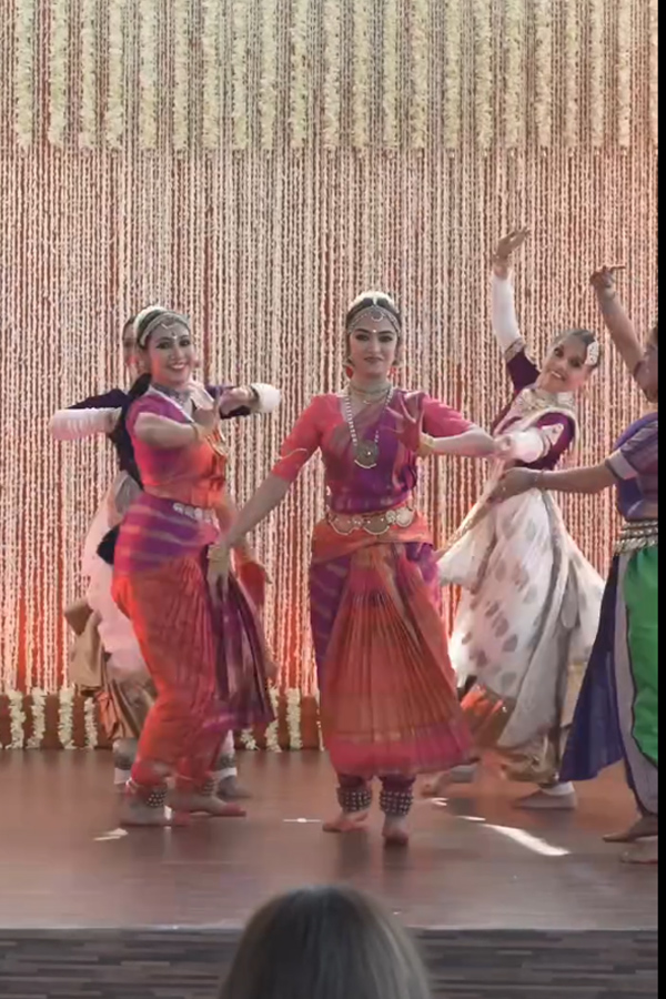 Queen Rania visits Ambani family at Antilia during India trip Photos15