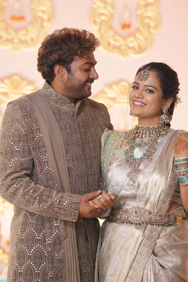 Telugu Serial Beauty Maheshwari Lovely Moments Photos6