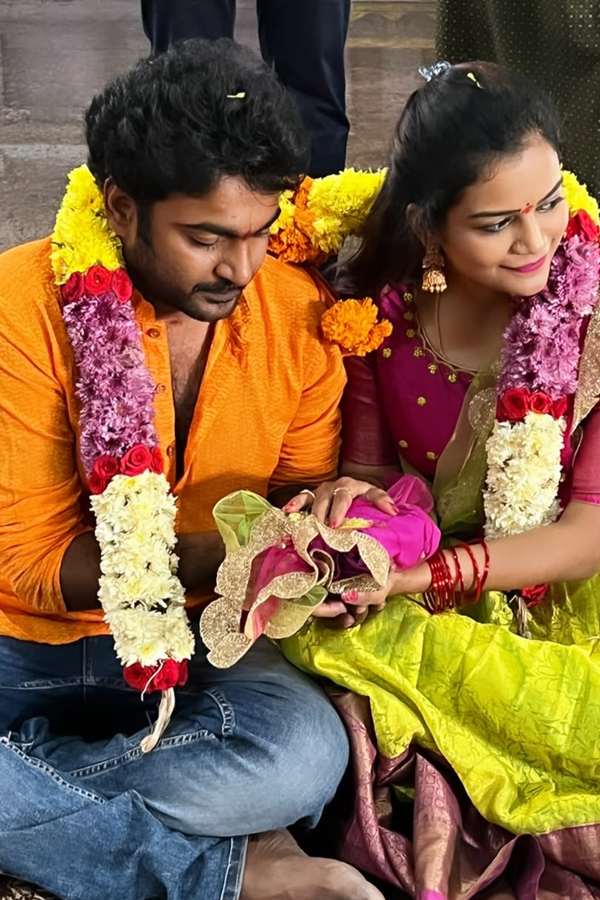 Telugu Serial Beauty Maheshwari Lovely Moments Photos8