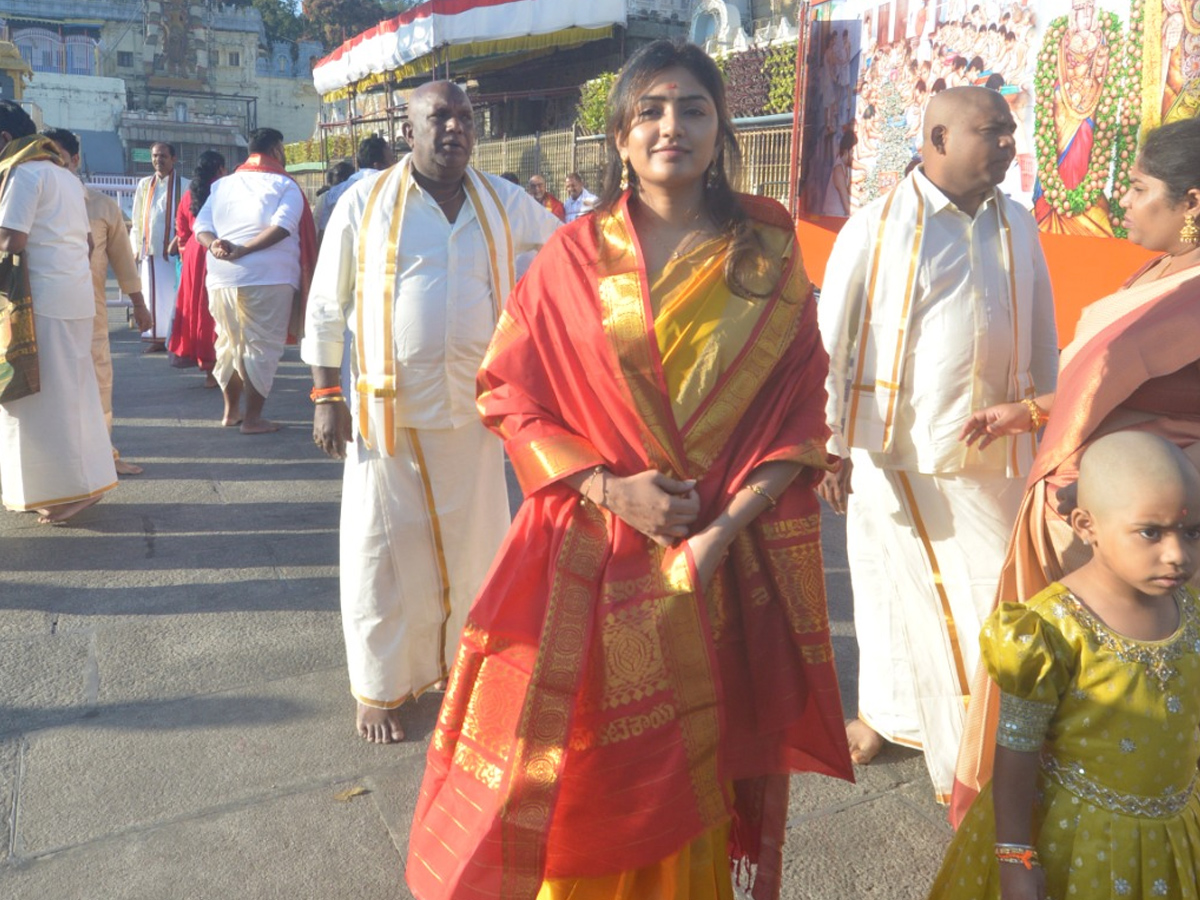 Tollywood Celebrities Visit Tirumala Temple Photos2