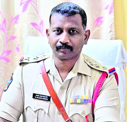 ఇష్టారాజ్యంగా కోళ్ల వ్యర్థాల రవాణా 2