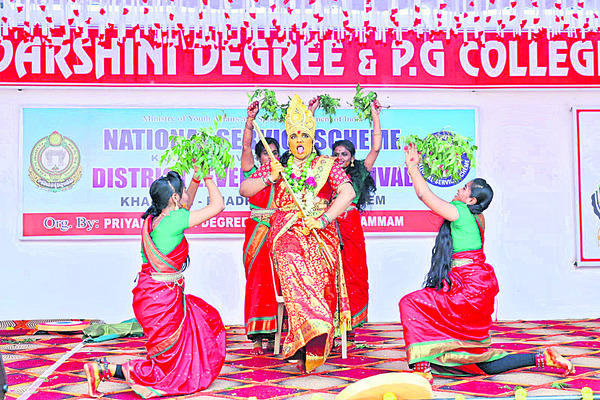 ధూమ్‌ధామ్‌.. యువజనోత్సవం1