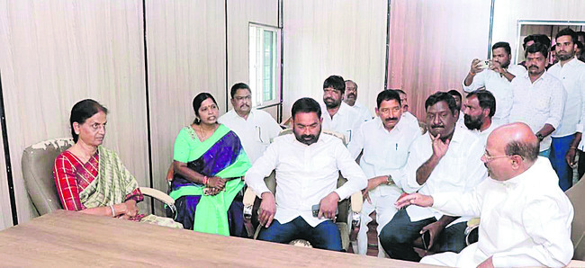 ‘పీఠ’ముడి!2