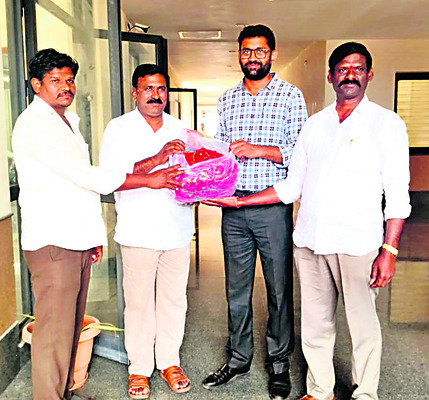 సేంద్రియ రైతు లక్ష్మీరెడ్డికి కలెక్టర్‌ అభినందన 2