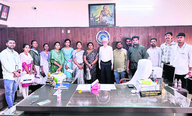 ఎంజీయూ విద్యార్థులకు వీసీ అభినందన2