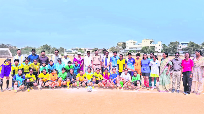 ఎంజీయూ విద్యార్థులకు వీసీ అభినందన1