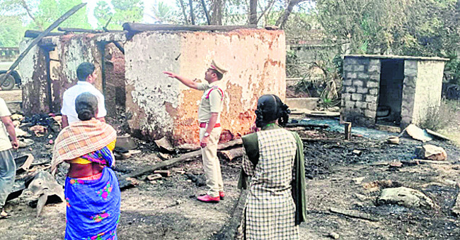 పూరిల్లు దగ్ధం..!1