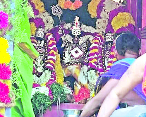 వైభవం.. త్రేతేశ్వరస్వామి రథోత్సవం 1