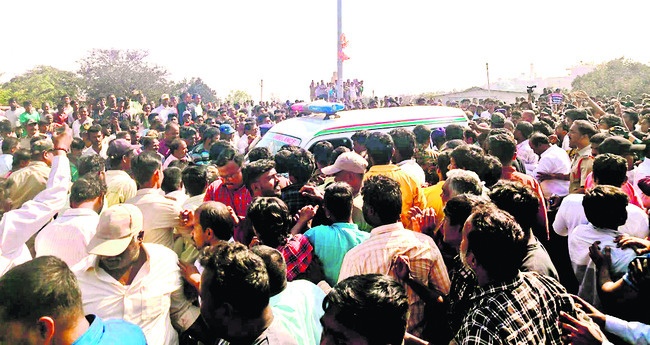 ● చిన్నారిపై హత్యాచారంతో మండిపడ్డ మదనపల్లె ● కట్టలు తెగ3