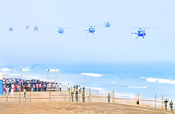 గగన గర్జనలతో సాగర సంబరం1