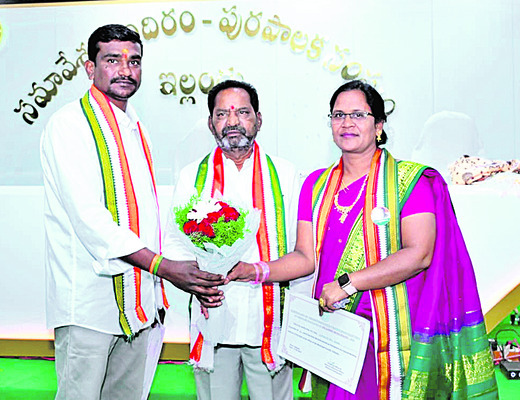 ఇల్లెందులోనూ కొలువుదీరారు..1