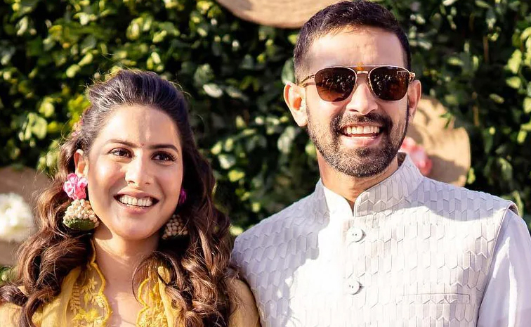 Actor Vikrant Massey Wedding Anniversary Emotional WIshes To Wife Photos10