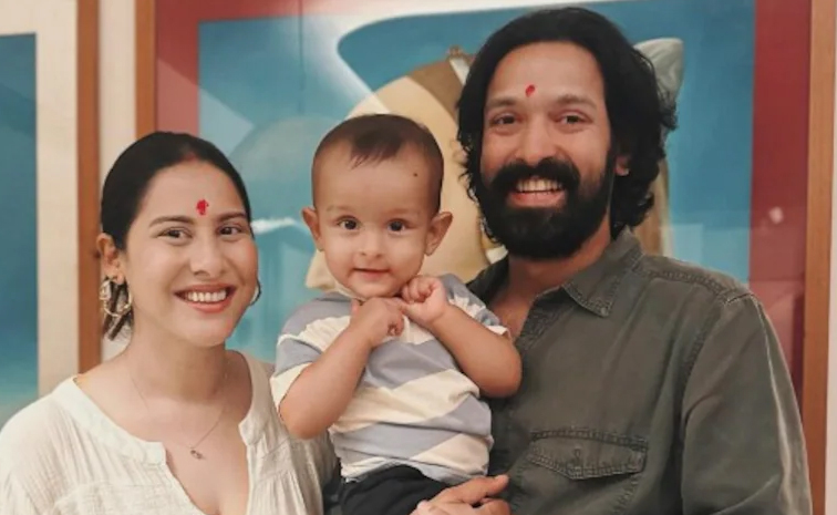 Actor Vikrant Massey Wedding Anniversary Emotional WIshes To Wife Photos12