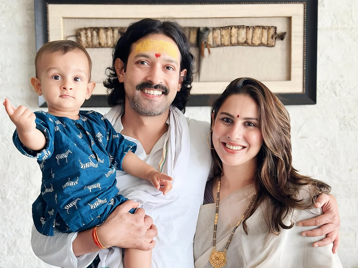 Actor Vikrant Massey Wedding Anniversary Emotional WIshes To Wife Photos6