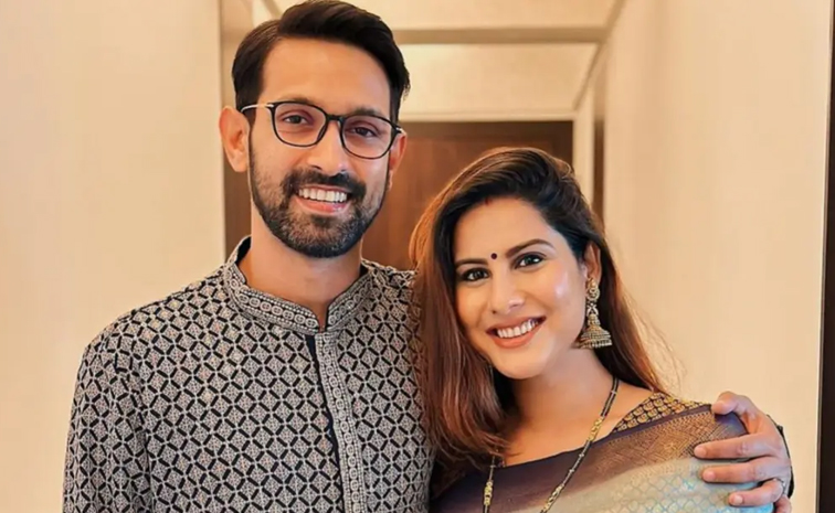 Actor Vikrant Massey Wedding Anniversary Emotional WIshes To Wife Photos7