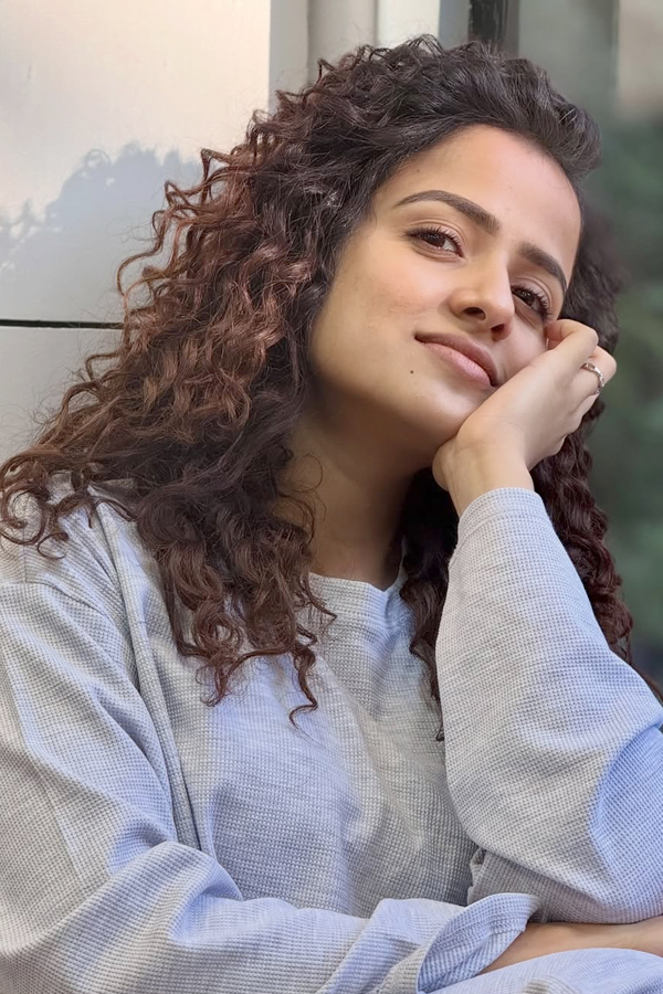 Actress Vaishnavi Chaitanya shared Her New pictures on social media PHotos2