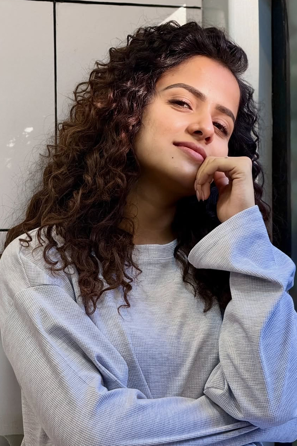 Actress Vaishnavi Chaitanya shared Her New pictures on social media PHotos4