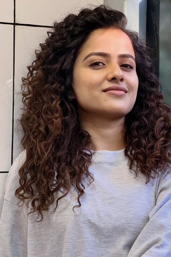 Actress Vaishnavi Chaitanya shared Her New pictures on social media PHotos6