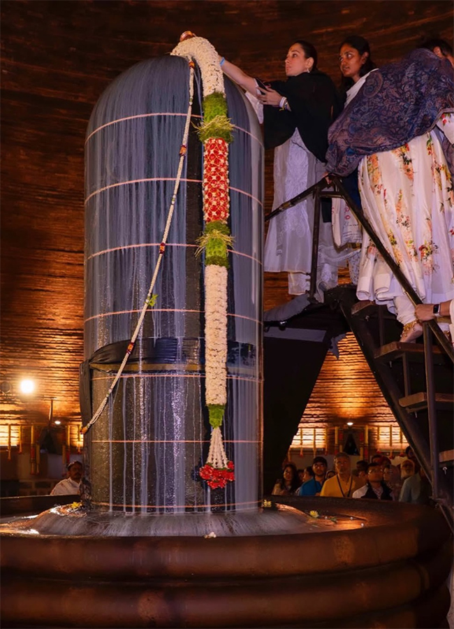 Tamannaah Bhatia Celebrate Maha Shivratri At Isha Foundation5