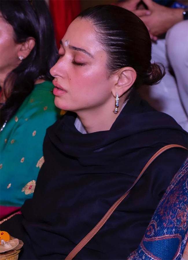 Tamannaah Bhatia Celebrate Maha Shivratri At Isha Foundation9